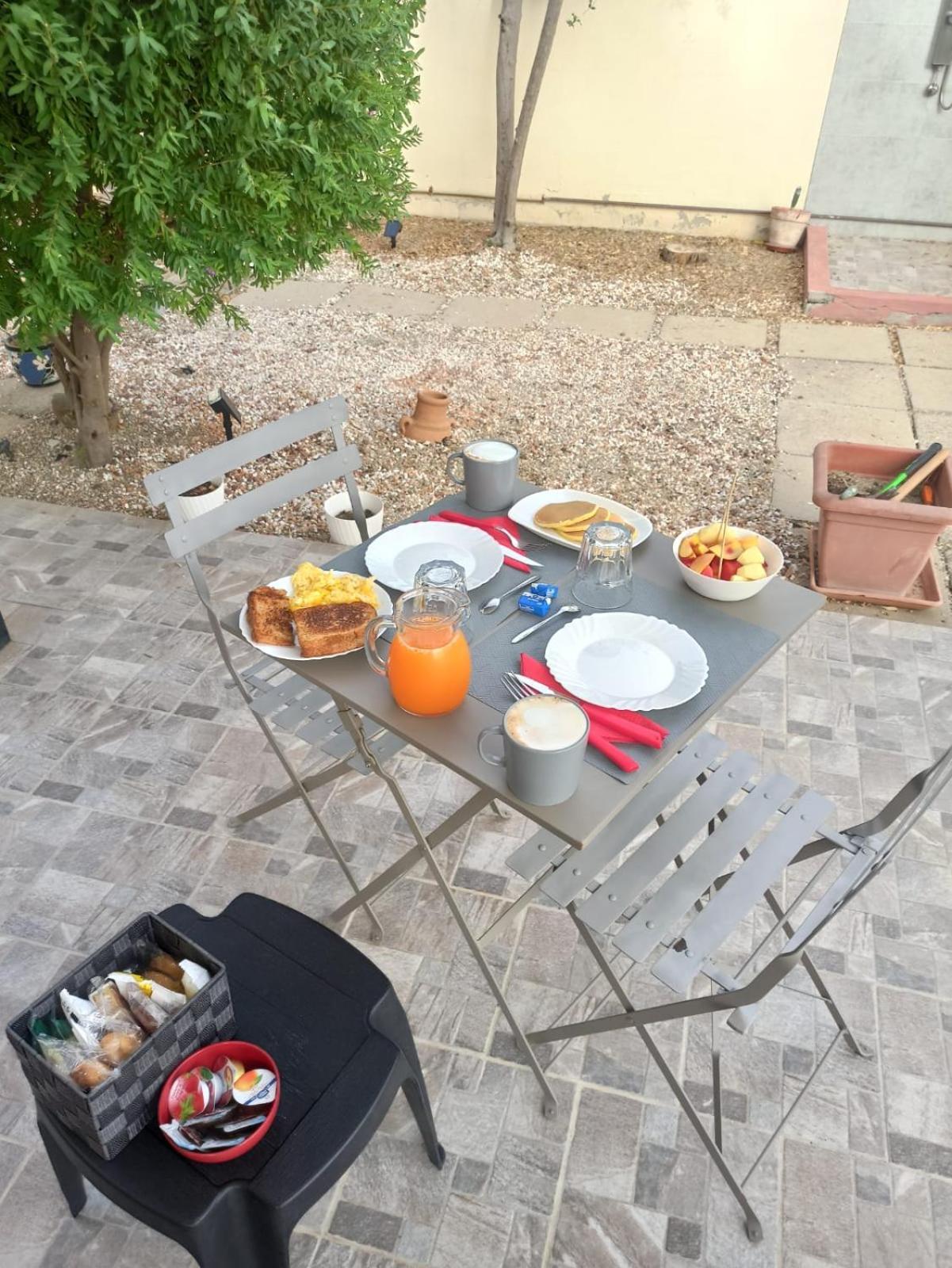Bed&Breakfast Villa Nora Quartu SantʼElena Exterior foto